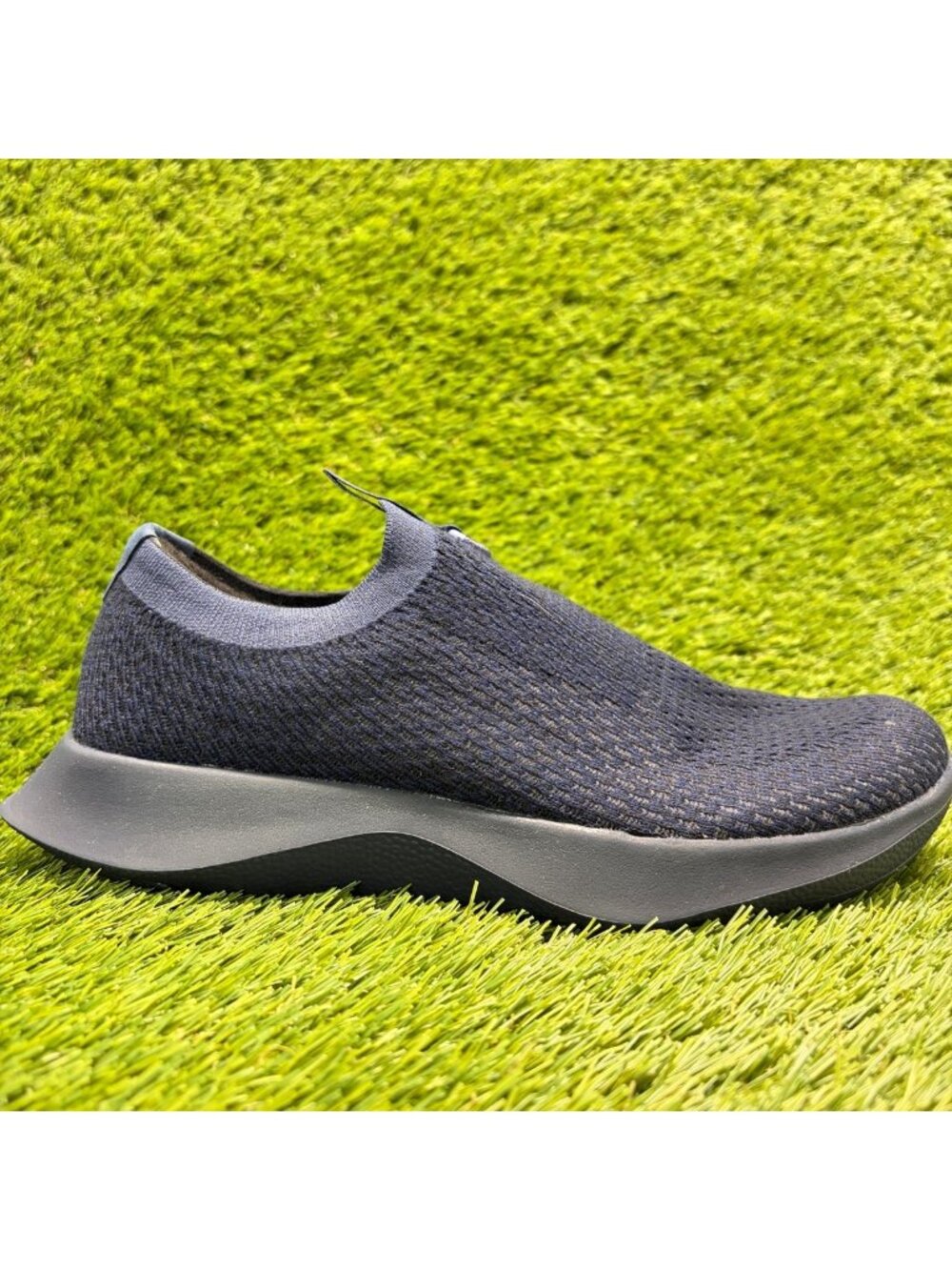 Allbirds Tree Dasher Relay Womens Size 9.5 Blue Athletic Slip-On Shoes Sneakers